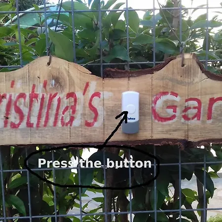 Christinas Garden Apartment *