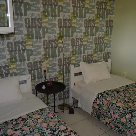 Christinas Garden Apartment Patras